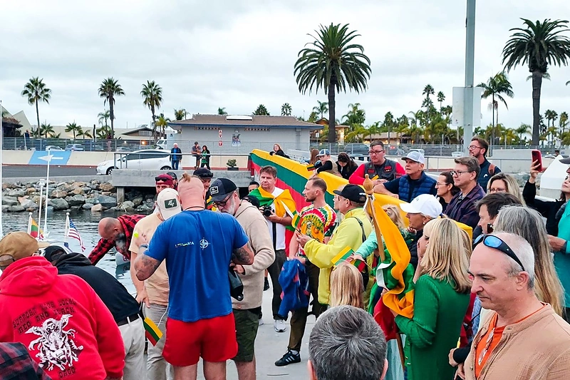 Aurimas Mockus pradėjo kelionę per Ramųjį vandenyną / Keliautojo Aurimo Mockaus komandos nuotr.