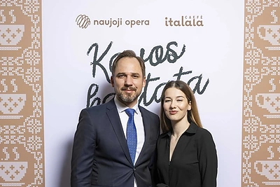 Jonas Sakalauskas bičiulius sukvietė į išankstinę kavos ir operos degustaciją / Irmanto Gelūno nuotr.