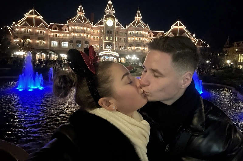 Paryžiuje susižadėjo „X faktoriaus“ dalyvė Gabriela / Asmeninio albumo nuotr.
