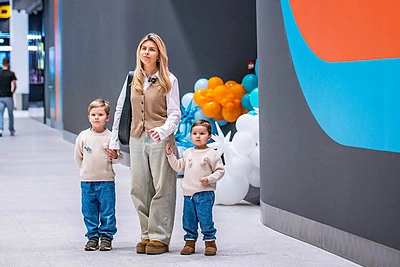 Inga Žuolytė su vaikais / Andriaus Pelakausko nuotr.