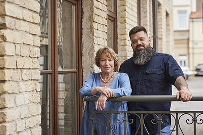 Vylius Blauzdavičius ir geriausia balebostė Riva – iš gastronominės aistros gimė draugystė ir knyga