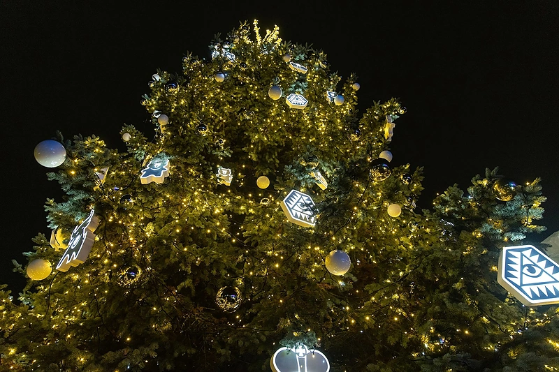 Šiaulių Kalėdų eglės įžiebimo akimirka / Rolando Parafinavičiaus nuotr.