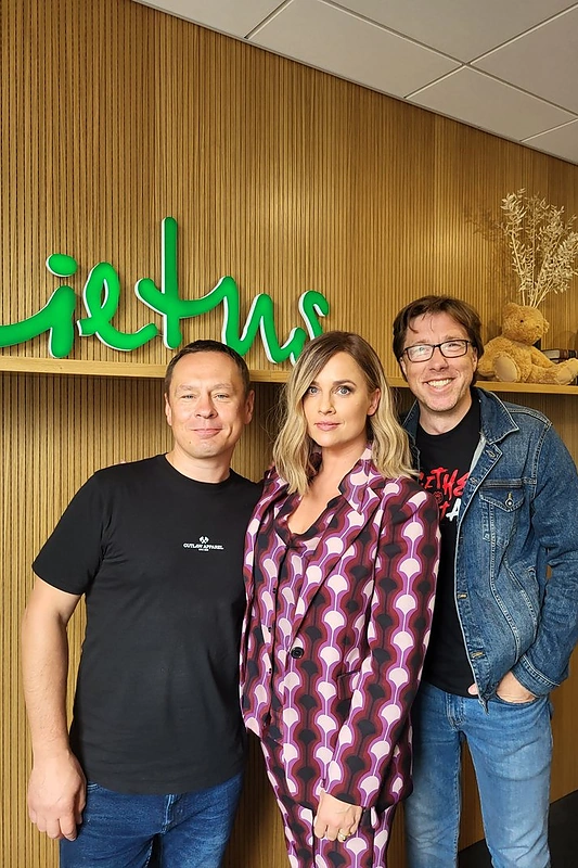 Atlikėjai „Lietaus“ studijoje / Radijo stoties „Lietus“ nuotr.