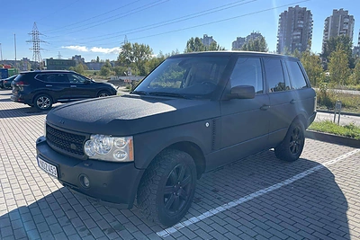 Parduodamas serialo „Rimti reikalai“ veikėjo Šramo automobilis – „Land Rover Range Rover“ visureigis / autoplius.lt nuotr.