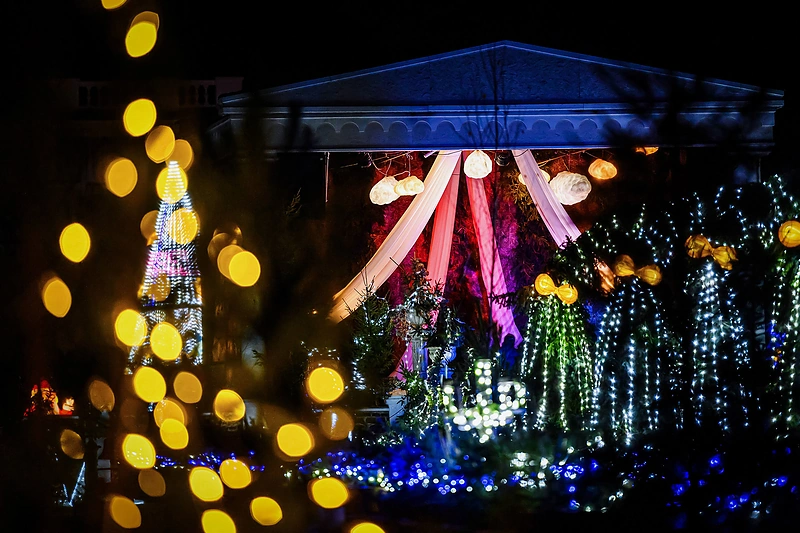 Pakruojo dvaras kviečia tuoktis žiemos festivalyje: baigtas puošti didžiausias altorius Lietuvoje / Pakruojo dvaro nuotr.