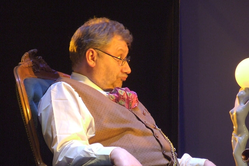Sigitas Jakubauskas spektaklyje „Velykos“ / Valstybinio Šiaulių dramos teatro nuotr.