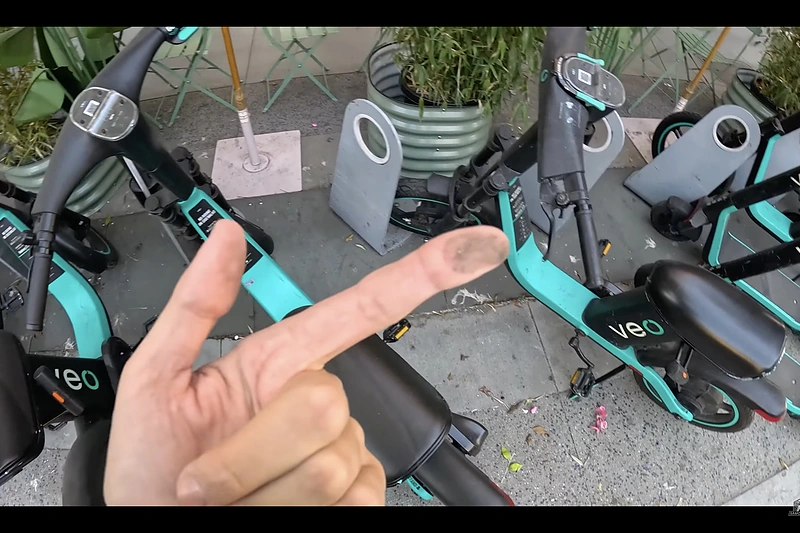 Pauliaus Samoškos kelionė į Los Andželą / stop kadras