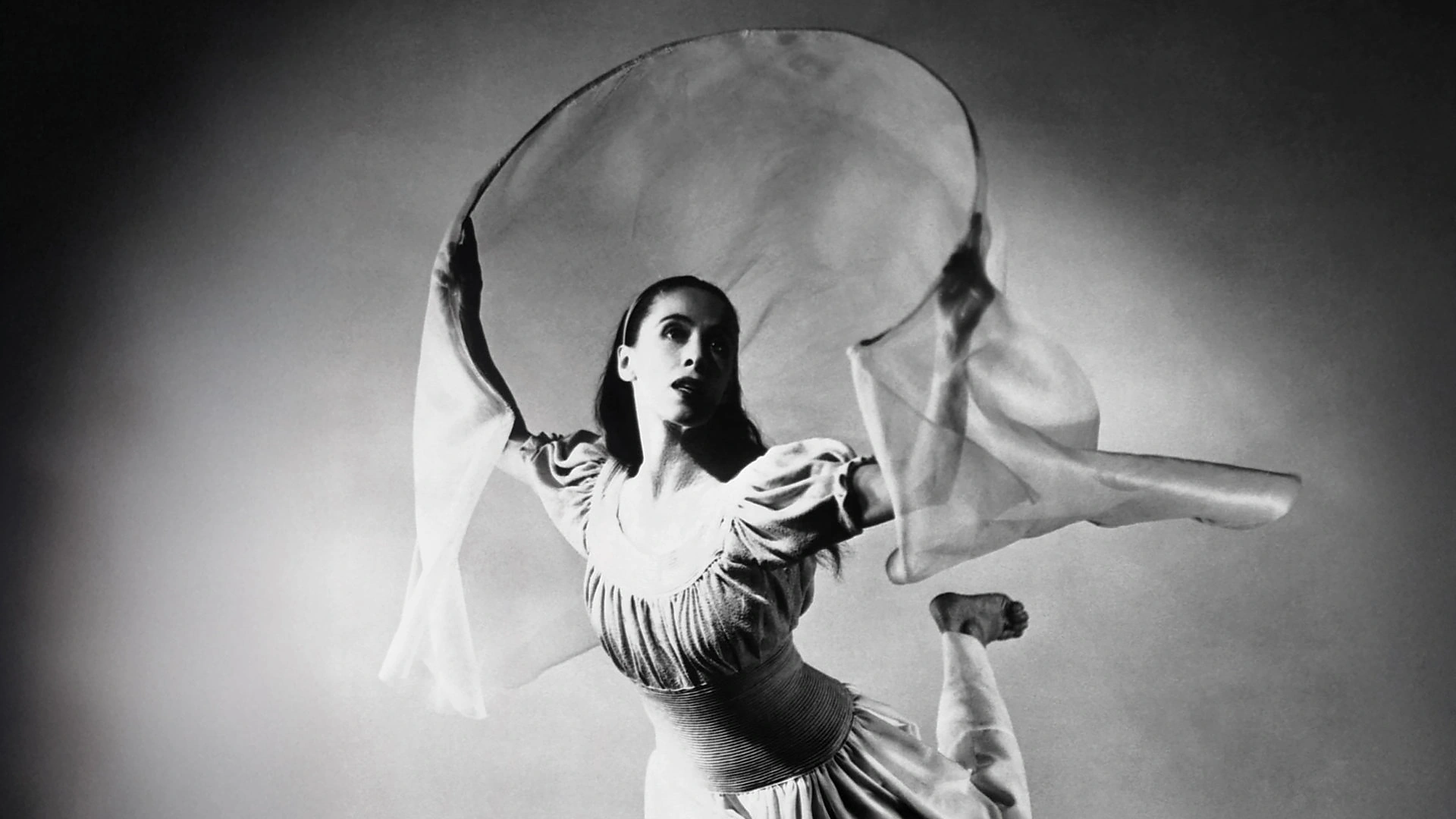 Martha Graham tapo choreografe tada, kai amerikiečiai žinojo tik baletą ir fokstrotą; ji sukūrė visiškai naują šokio kalbą ir šimtą aštuoniasdešimt vieną šokio spektaklį / Getty nuotrauka