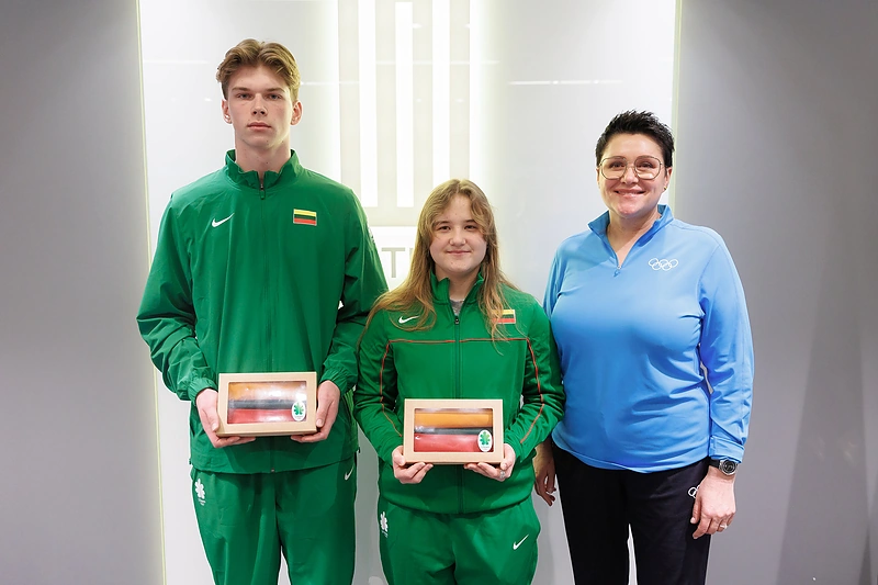 Ugnė Paulavičiūtė ir Lukaš Mincevič su Daina Gudzinevičiūte / Elvio Žaldario nuotr.