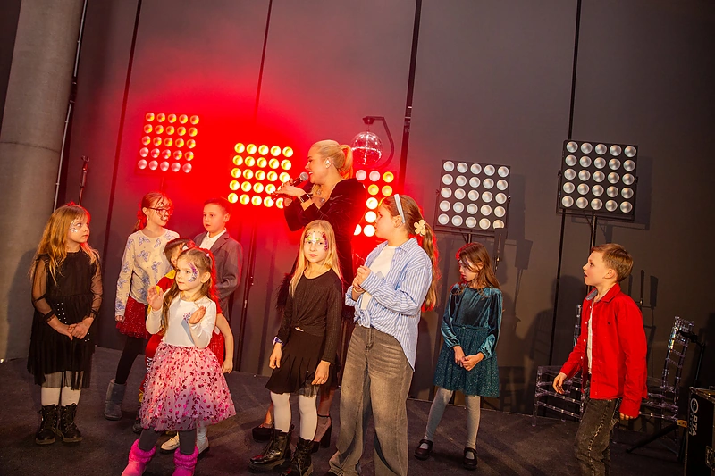 Nijolė Pareigytė-Rukaitienė su vaikais / Aurelijos Bacevičienės nuotr.