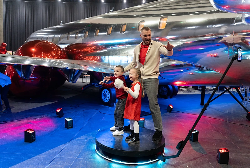 Sergejus Maslobojevas labdaringame renginyje / Viktorijos Korsak nuotr.