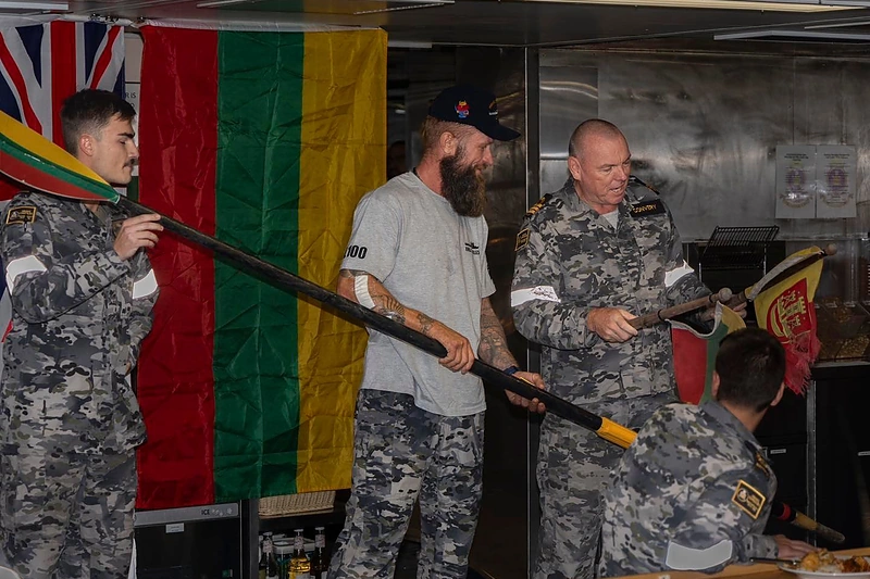 Aurimas Mockus Australijos kariniame laive / Nuotr. iš „HMAS Choules L100“ „Facebook“ paskyros