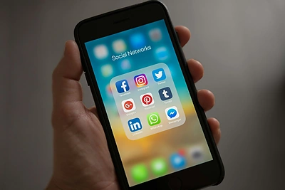 Naujas „Meta“ planas gali paliesti milijonus: už ką mokės socialinių tinklų vartotojai?