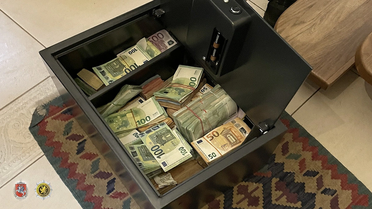 Sulaikytas lietuvis iš bendrovės „Amazon“ išviliojęs virš 2,5 milijonų eurų / LKPB nuotr.