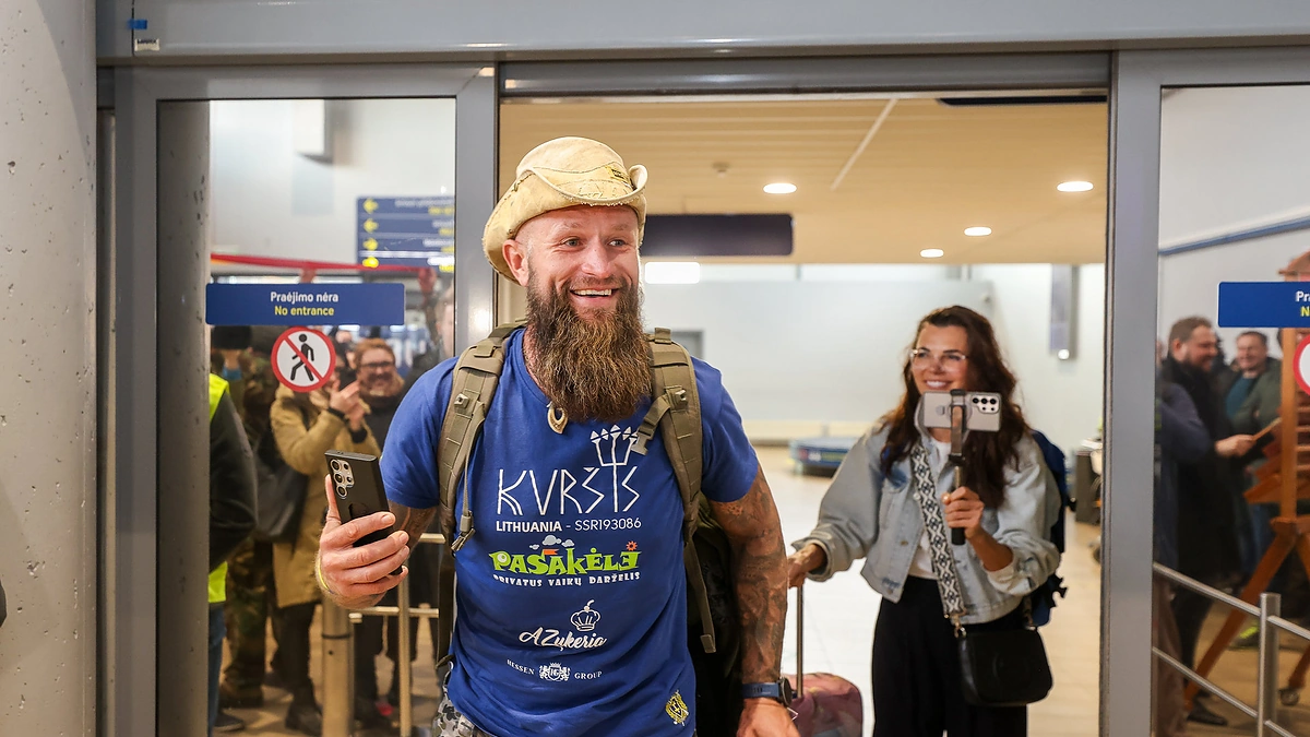 Aurimas Mockus parskrido į Lietuvą / Matas Baranauskas /BNS