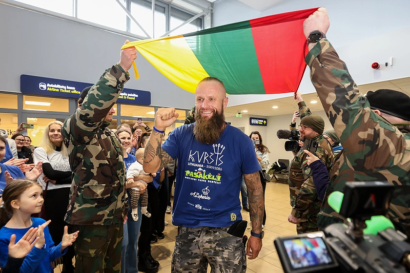 Aurimas Mockus parskrido į Lietuvą / Matas Baranauskas /BNS