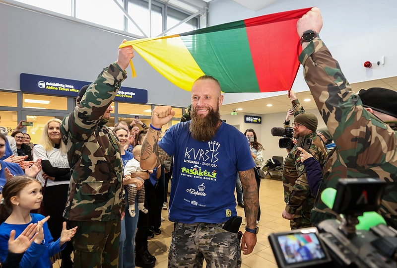 Aurimas Mockus parskrido į Lietuvą / Matas Baranauskas /BNS