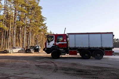 Technika vykstanti į nelaimės Pabradės poligone vietą / Pauliaus Peleckio / BNS nuotr.