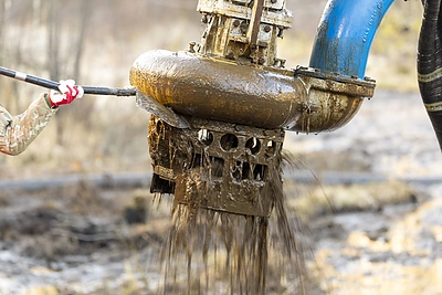 Gelbėjimo darbai Pabradėje / Lietuvos kariuomenės nuotr.