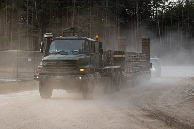 Technika vykstanti į nelaimės Pabradės poligone vietą / Pauliaus Peleckio / BNS nuotr.