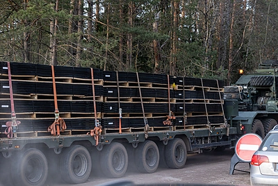 Technika vykstanti į nelaimės Pabradės poligone vietą / Pauliaus Peleckio / BNS nuotr.