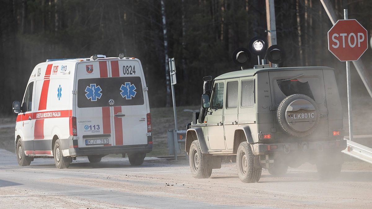 Iš poligono išvyksta karinė technika / Roberto Riabovo / BNS nuotr.