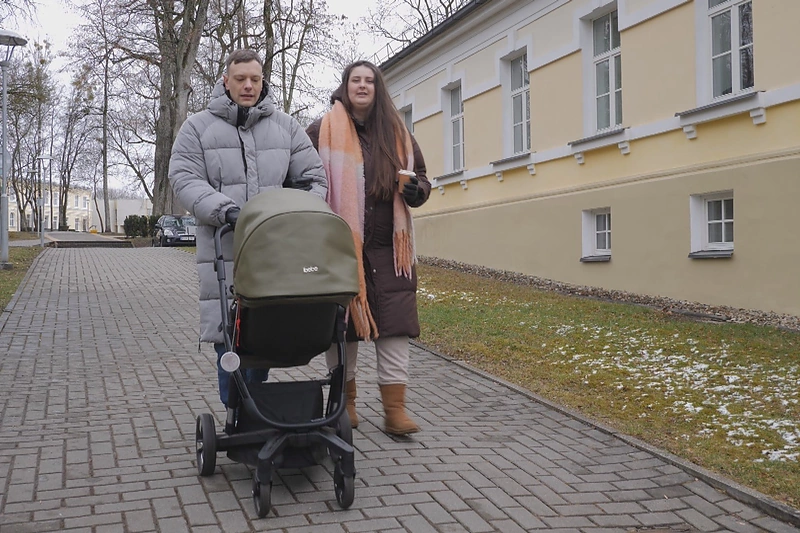 Anatolijus Oleinikas su žmona ir durka / LNK nuotr.