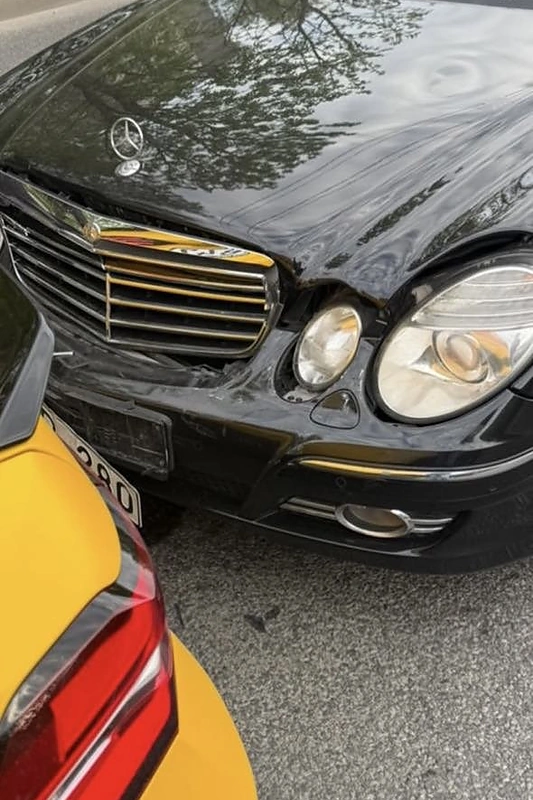 Mios automobilis pateko į avariją / Stop kadras