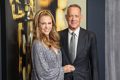 Tomas Hanksas ir Rita Wilson: pergalės prieš pavojingą ligą sukaktį švenčianti pora ramybę rado Graikijos saloje