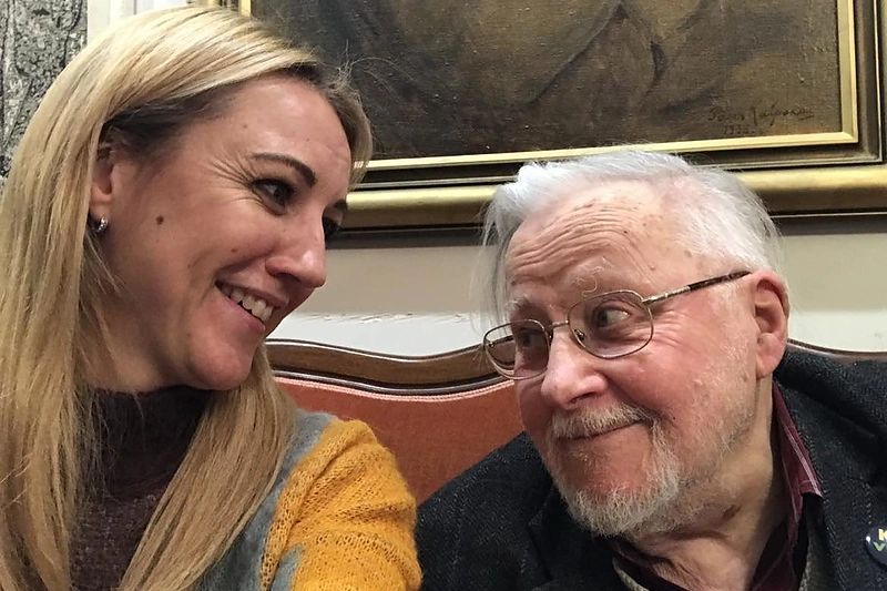 „Pokalbininkė ir profesorius“