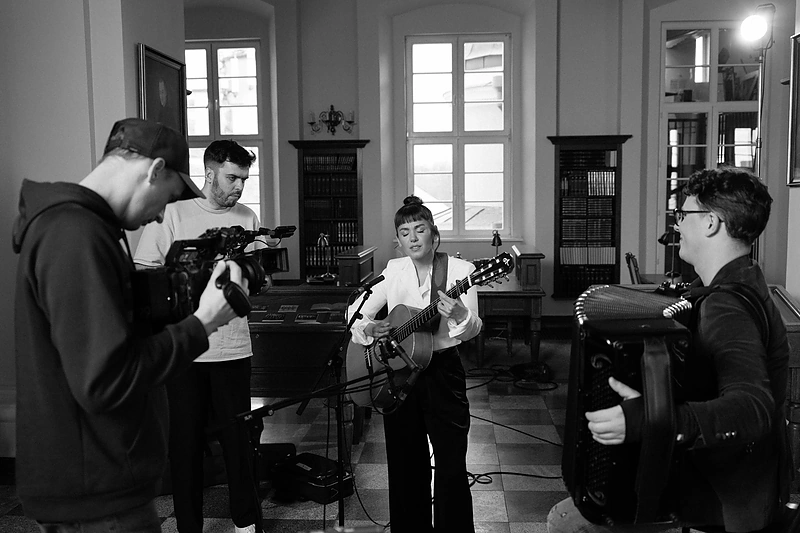 Katie Melua ir akordeonistas Martynas Levickis įrašė bendrą dainą / Gabrieliaus Jauniškio nuotr.