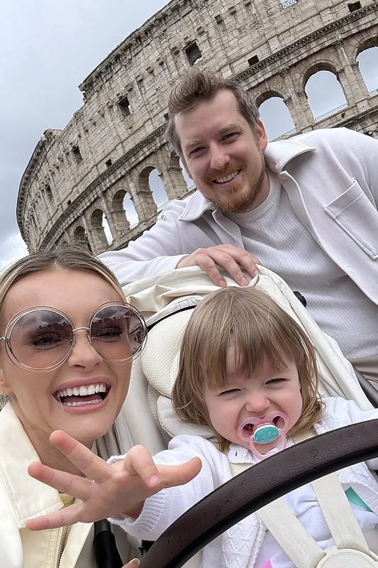 Ugnė Siparė su šeima / Asmeninio albumo nuotr.