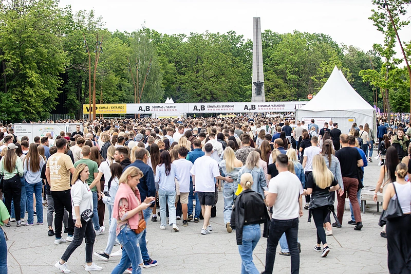 Gerbėjai renkasi Justino Timberlake'o koncertą Dariaus ir Girėno stadione Kaune / Teodoro Biliūno / BNS nuotr.