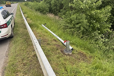 Robinas Hudas ar chuliganas? Šalia Daugų antrą kartą nupjautas greičio matuoklis