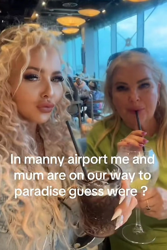 Incidentą lėktuve sukėlusios moterys / Stop kadras