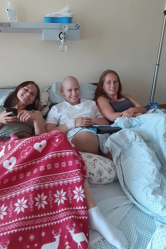 Dėl vėžio kojos netekusi Veronika / Pranešimo aut. nuotr.