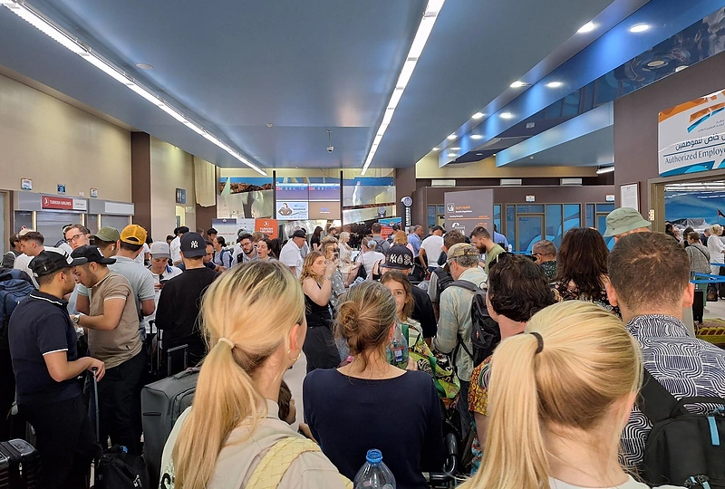 Lietuviai pasiekė Jordanijos Al Akabos (Karaliaus Huseino) oro uostą, iš kurio bus išskraidinti į Vilnių / Igno Jačausko/15min nuotr.