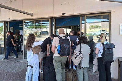 Lietuviai pasiekė Jordanijos Al Akabos (Karaliaus Huseino) oro uostą, iš kurio bus išskraidinti į Vilnių / Igno Jačausko/15min nuotr.