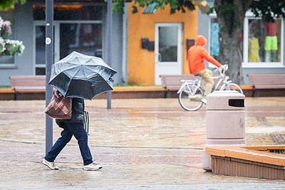 Niūrūs orai nesitrauks: sinoptikai įvardijo, kur bus didžiausia perkūnijos ir liūčių tikimybė