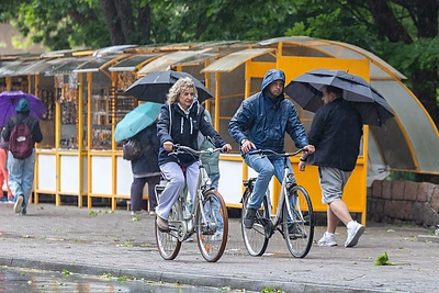 Ciklonas atneš smarkų lietų, vėjo gūsius ir perkūniją: Pietryčių Lietuvoje gali būti pavojinga