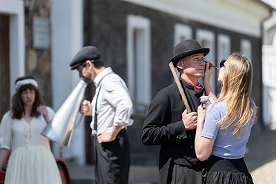 Legendinio „Krikštatėvio“ ir „Trijų muškietininkų“ įkvėptos scenos atgimsta Pakruojo dvare: kaip patekti į filmavimus? / Pakruojo dvaro nuotr.