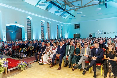 Raudondvario dvare Kauno rajono garbės ženklais apdovanoti pasižymėję kraštui asmenys / Organizacijos nuotr.