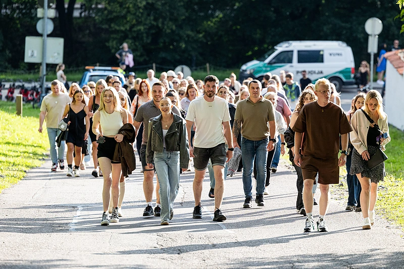 Gerbėjai renkasi į Jessicos Shy koncertą Kalnų parke / Pauliaus Peleckio / BNS nuotr.