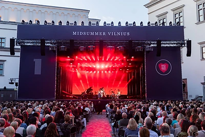 Nuaidėjus Epsteino failų skandalui – Valdovų rūmai priėmė sprendimą dėl festivalio „Midsummer Vilnius“ likimo