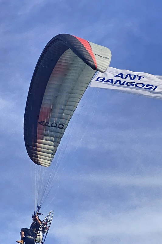 „Lalunos“ vėliava iš dangaus / Radijas „Laluna“