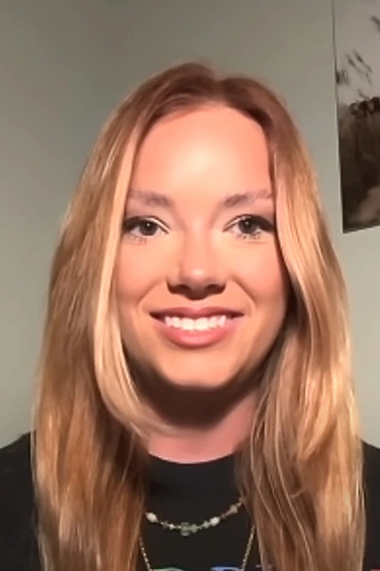 Grace Springer / Stop kadras