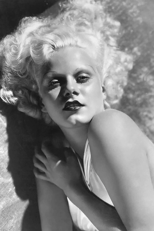 Tai Jean Harlow įkvėpė Marilyn Monroe tapti platinine blondine. Įsigalėjus madai šviesinti plaukus, brunetėms pasiekti sekso simbolio statusą Holivude pasidarė beveik neįmanoma / Vida Press nuotrauka
