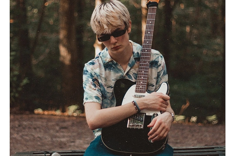 Lukas Anusauskas - Vienas pasilikti (singlo viršelis) / Asmeninio archyvo nuotr.