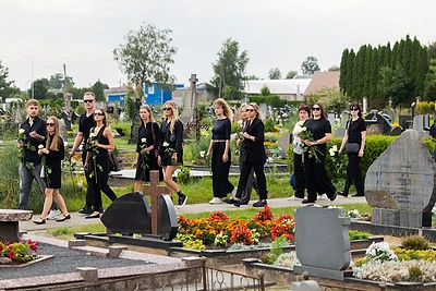 Dubajuje mįslingai dingusio šokėjo Vykinto Širmo laidotuvės Tauragėje / Patricija Adamovič / BNS nuotr.