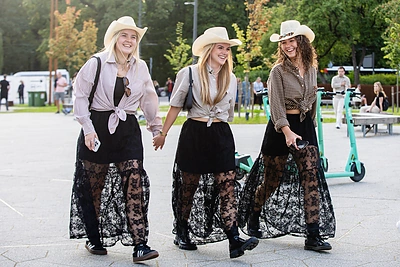 Gerbėjai renkasi į Post Malone koncertą Kaune / Teodoro Biliūno / BNS nuotr.